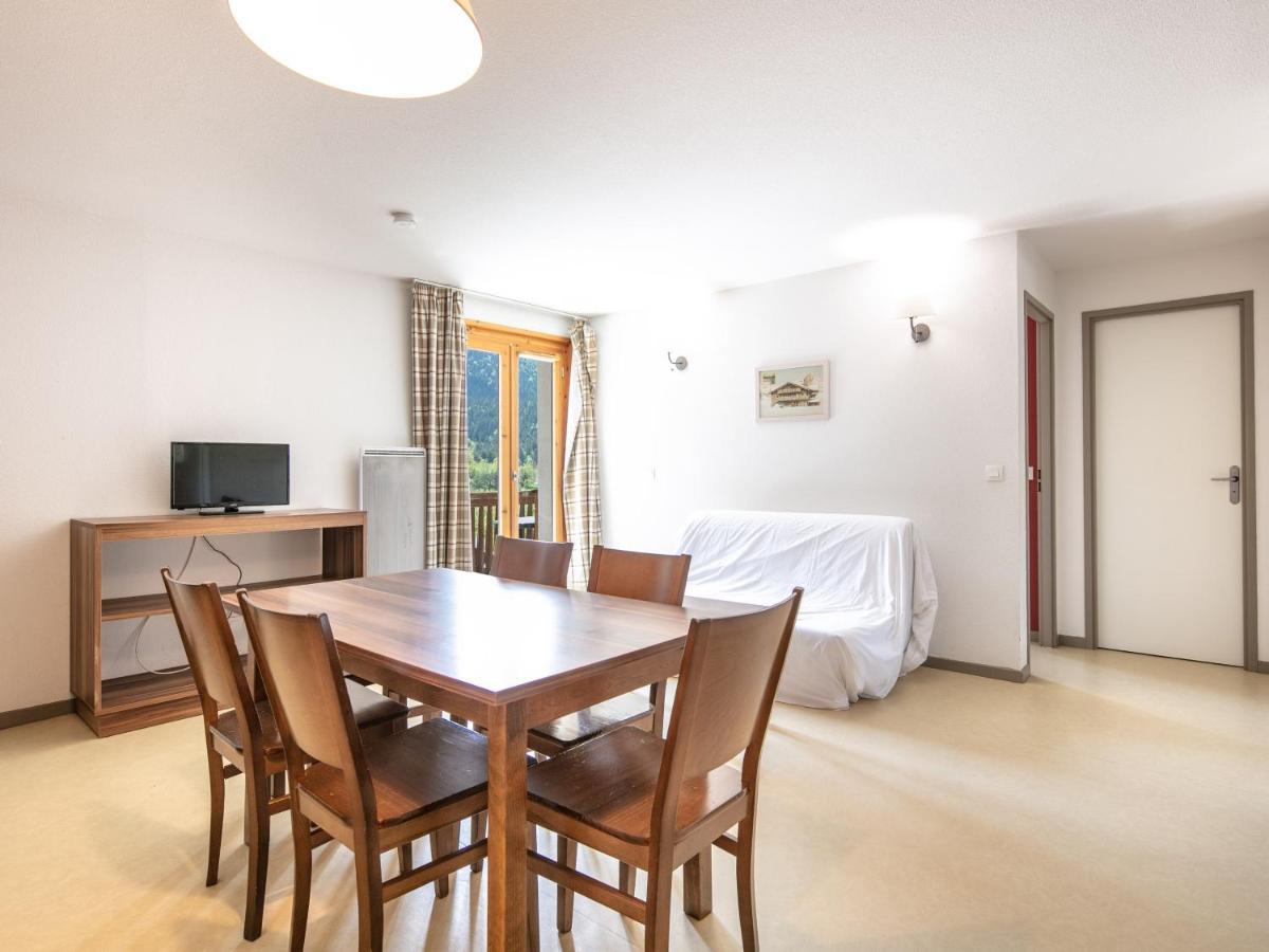1 Bedroom Apartment sleeping area