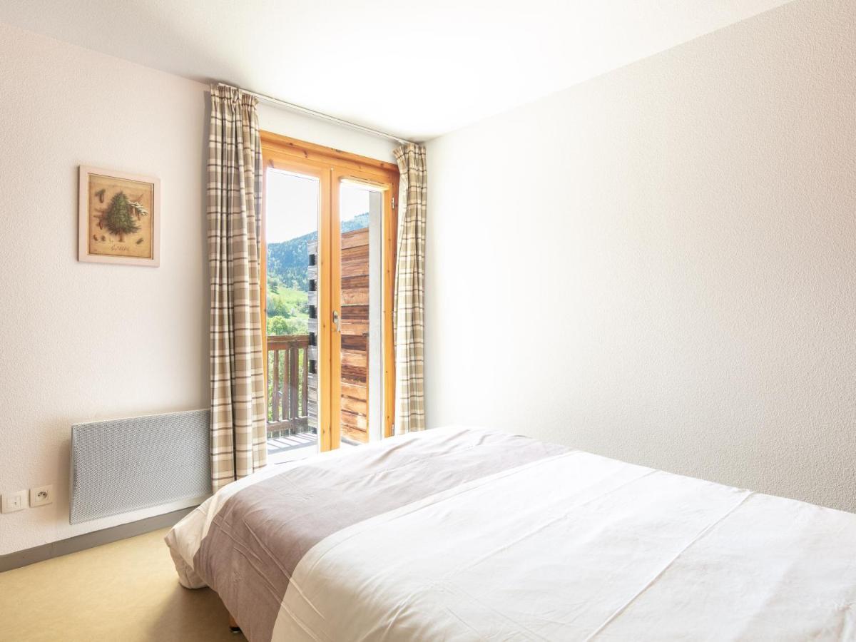 1 Bedroom Apartment sleeping area