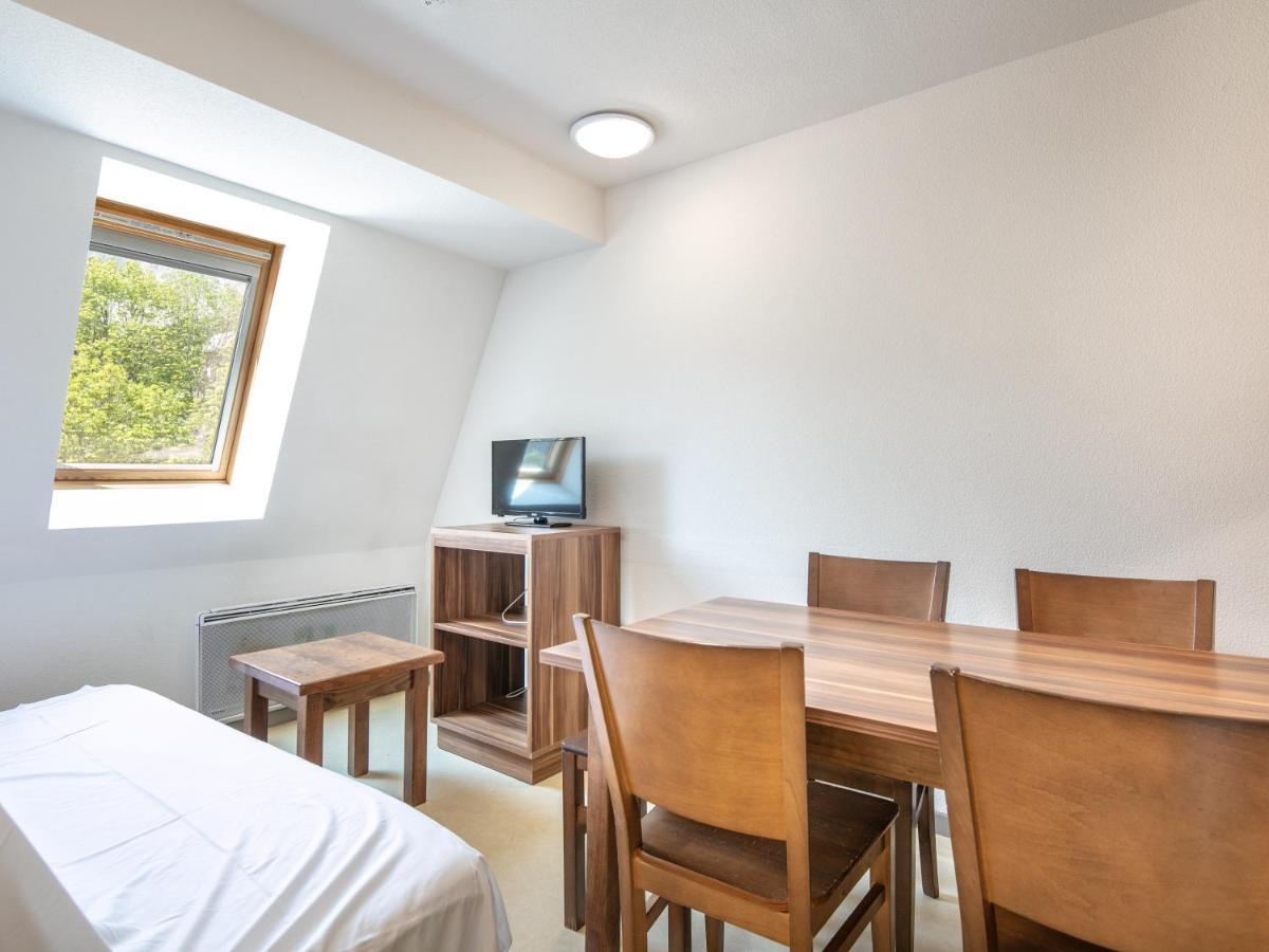 1 Bedroom Apartment sleeping area attic